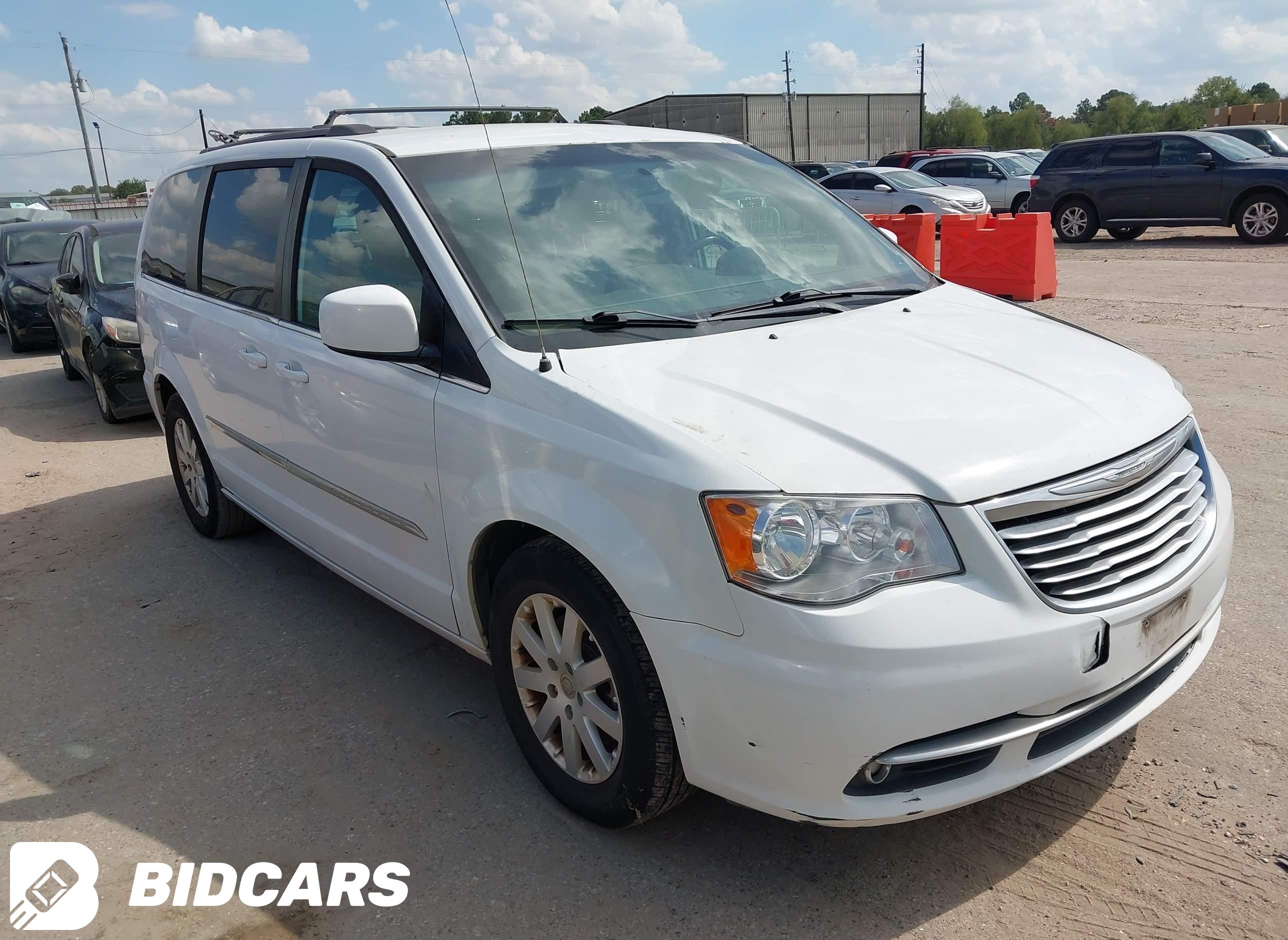 2016 Chrysler Town and Countr...