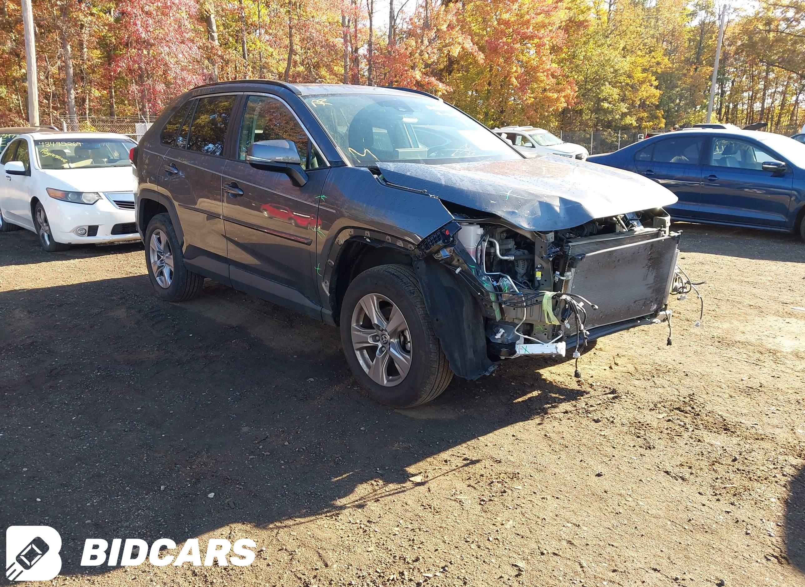 2022 Toyota RAV4, Xle