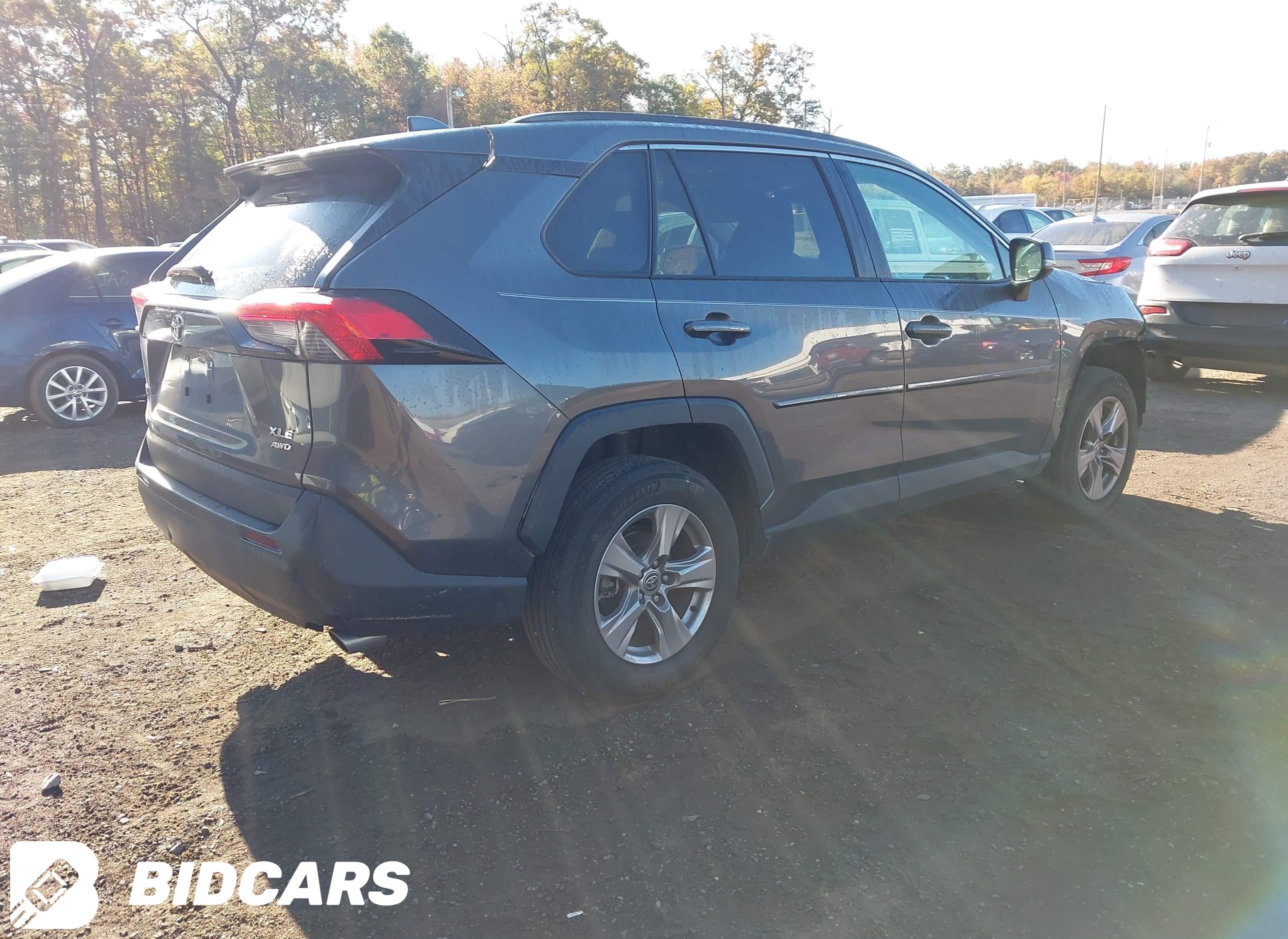 2022 Toyota RAV4, Xle