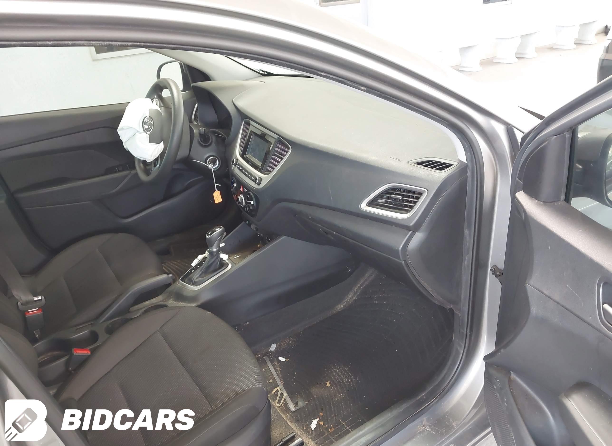 2022 Hyundai Accent, SE