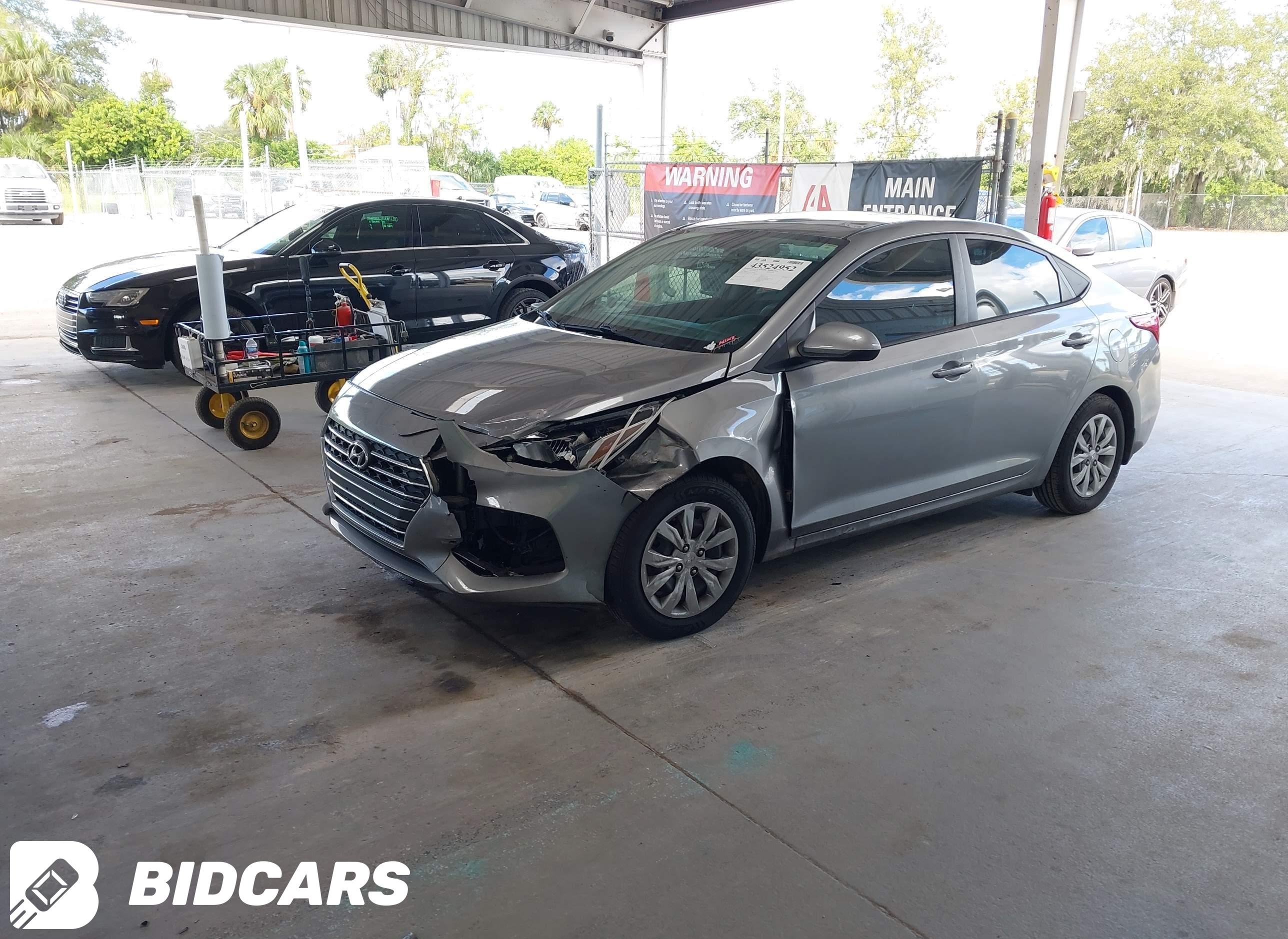 2022 Hyundai Accent, SE