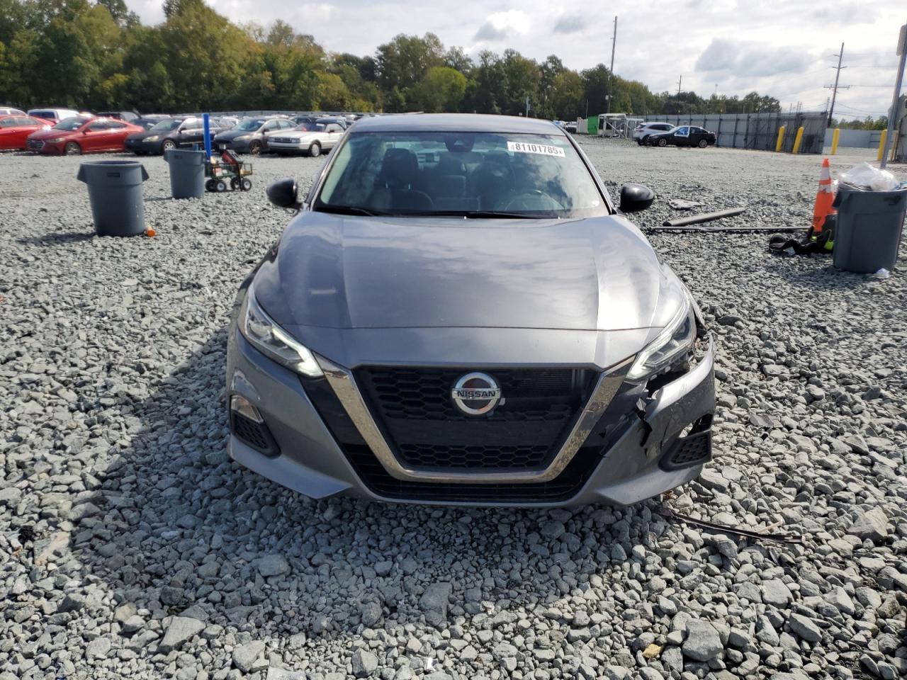 2022 Nissan Altima, SR