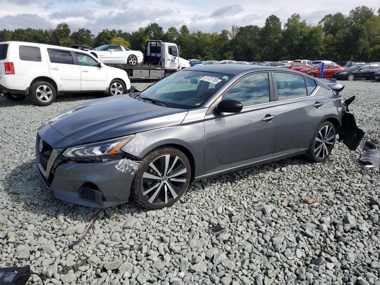 2022 Nissan Altima, SR