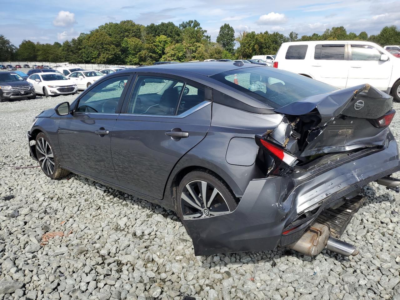 2022 Nissan Altima, SR