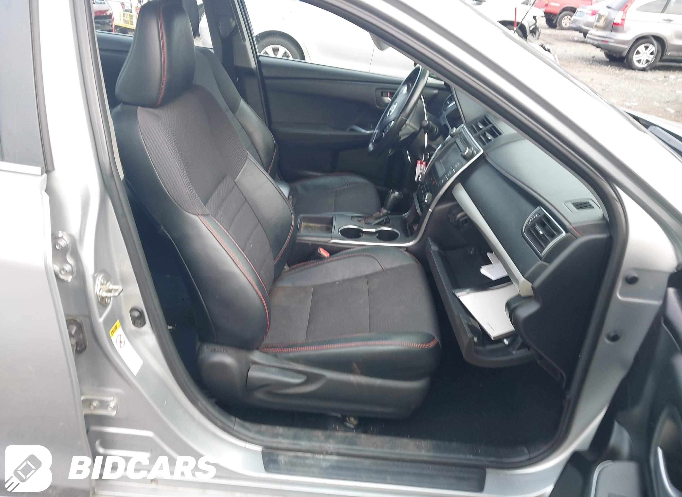 2016 Toyota Camry, SE