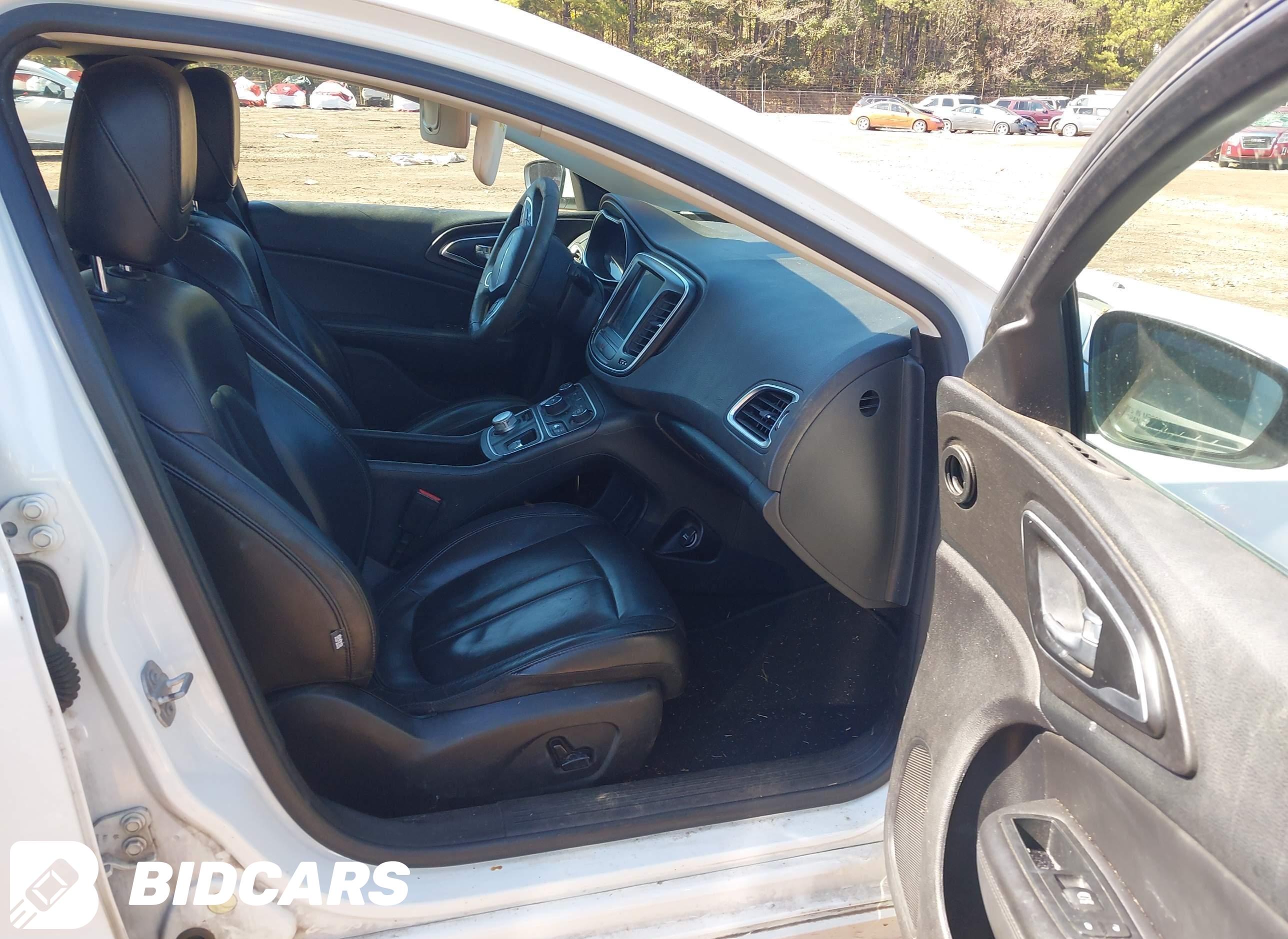 2016 Chrysler 200, Limited Pl...