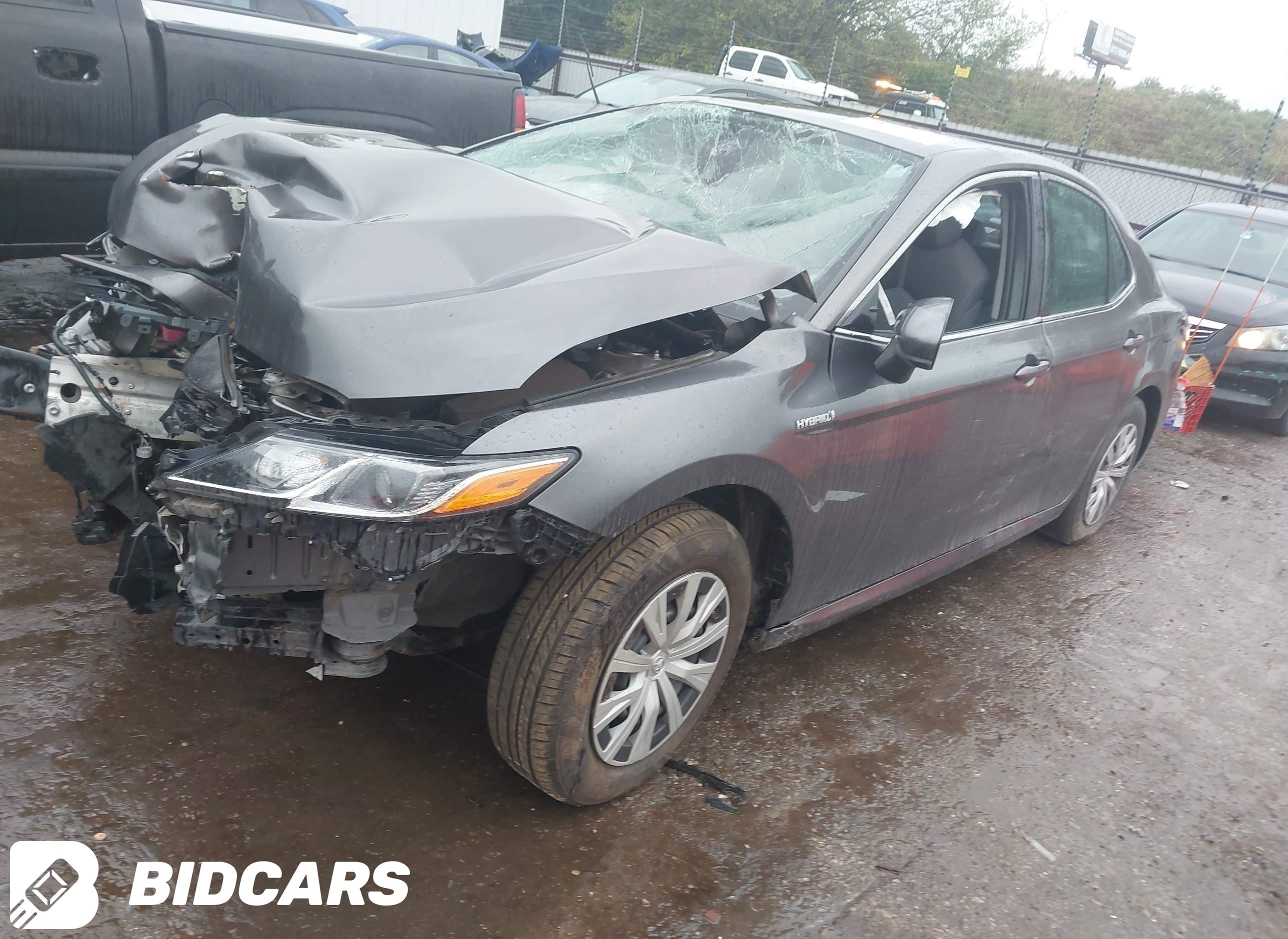 2021 Toyota Camry, Le Hybrid