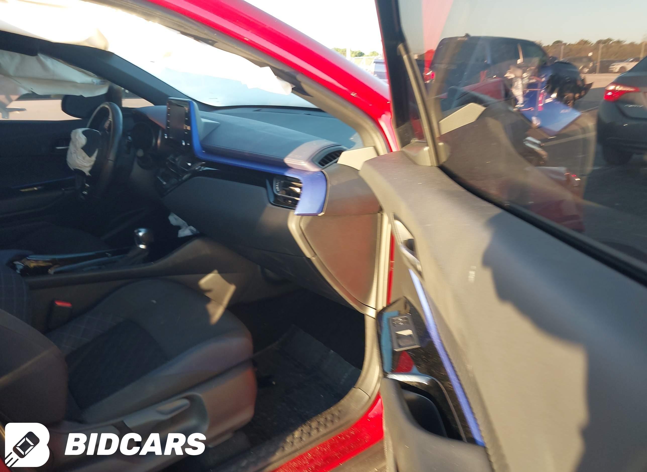 2021 Toyota C-HR, Xle