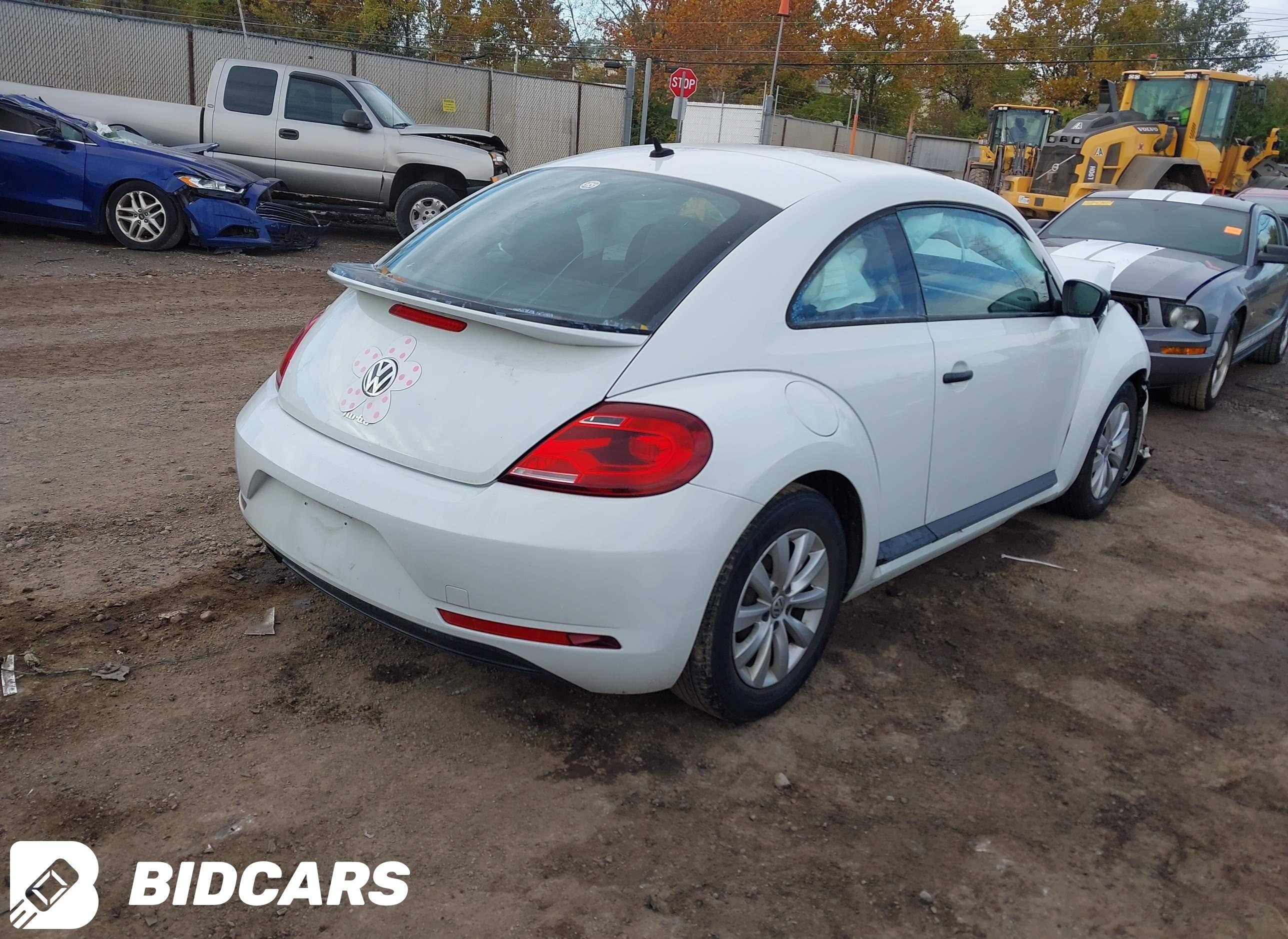 2018 Volkswagen Beetle, 2.0T...