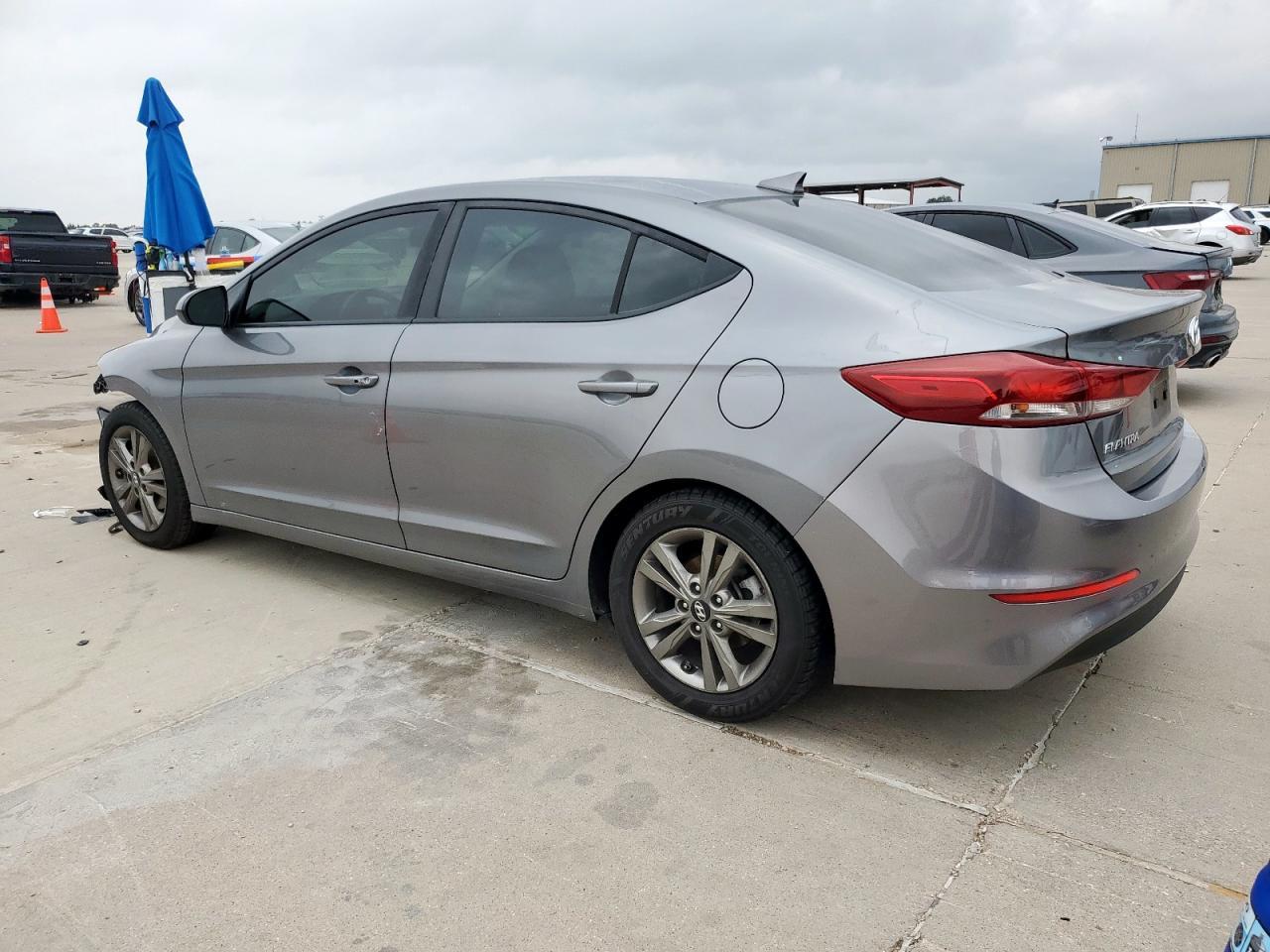 2018 Hyundai Elantra, Sel
