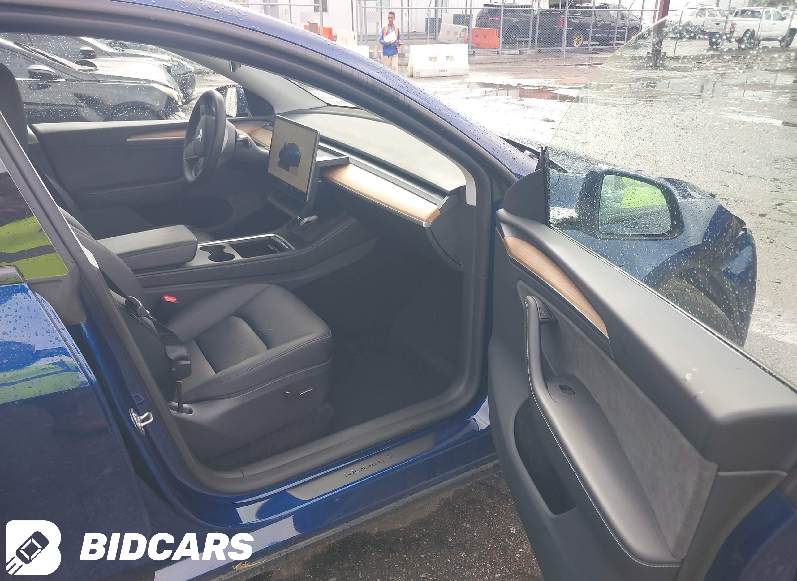 2025 Tesla Model Y, Long Rang...