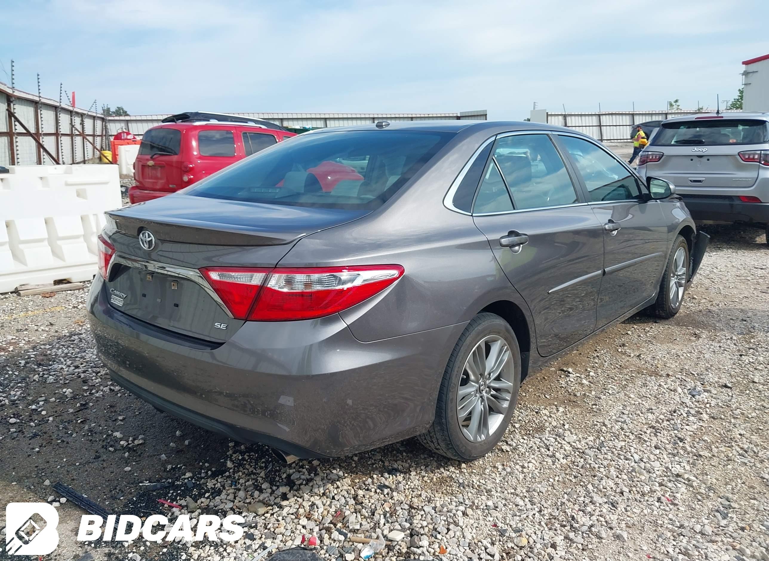 2016 Toyota Camry, SE