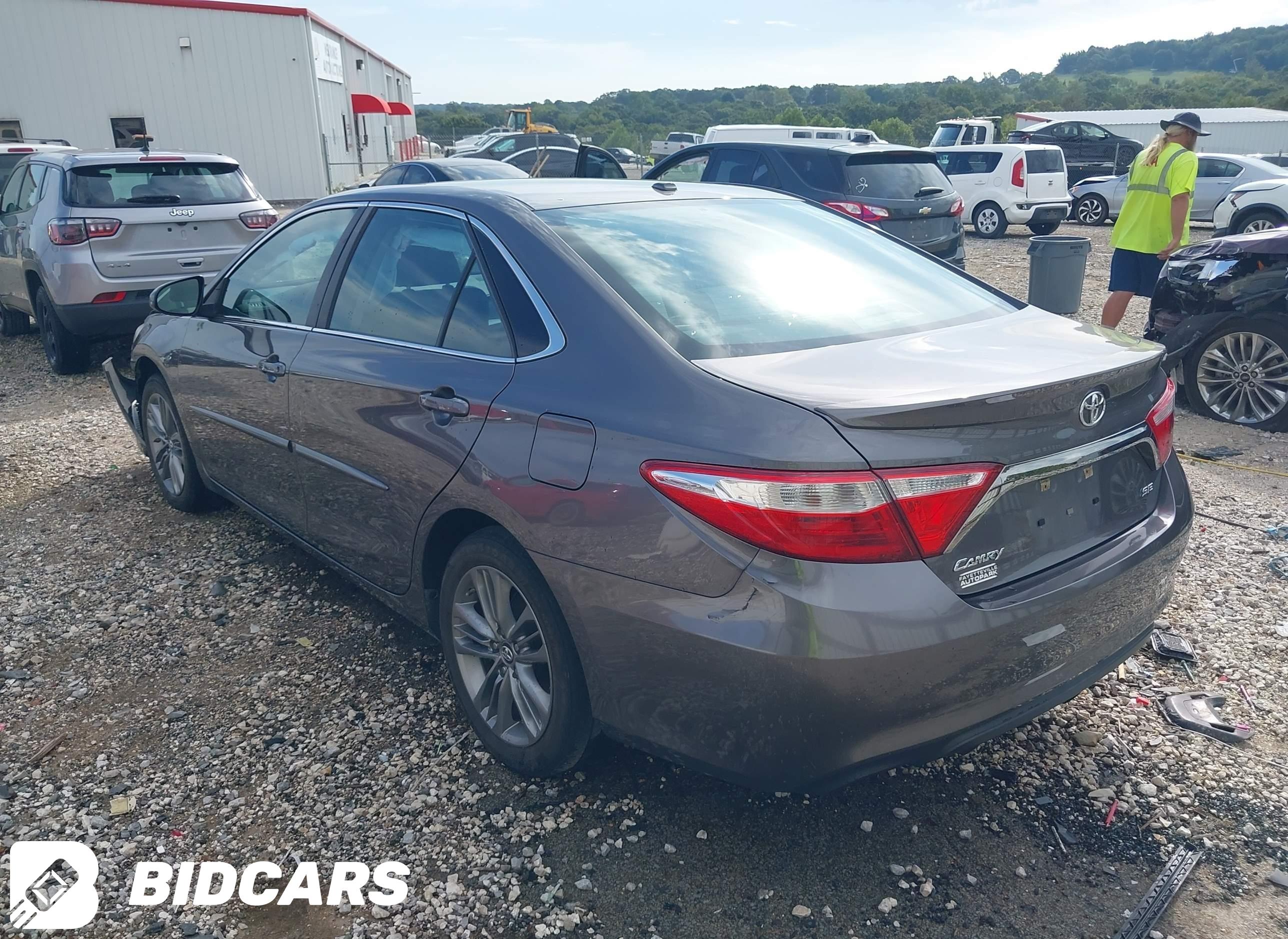 2016 Toyota Camry, SE
