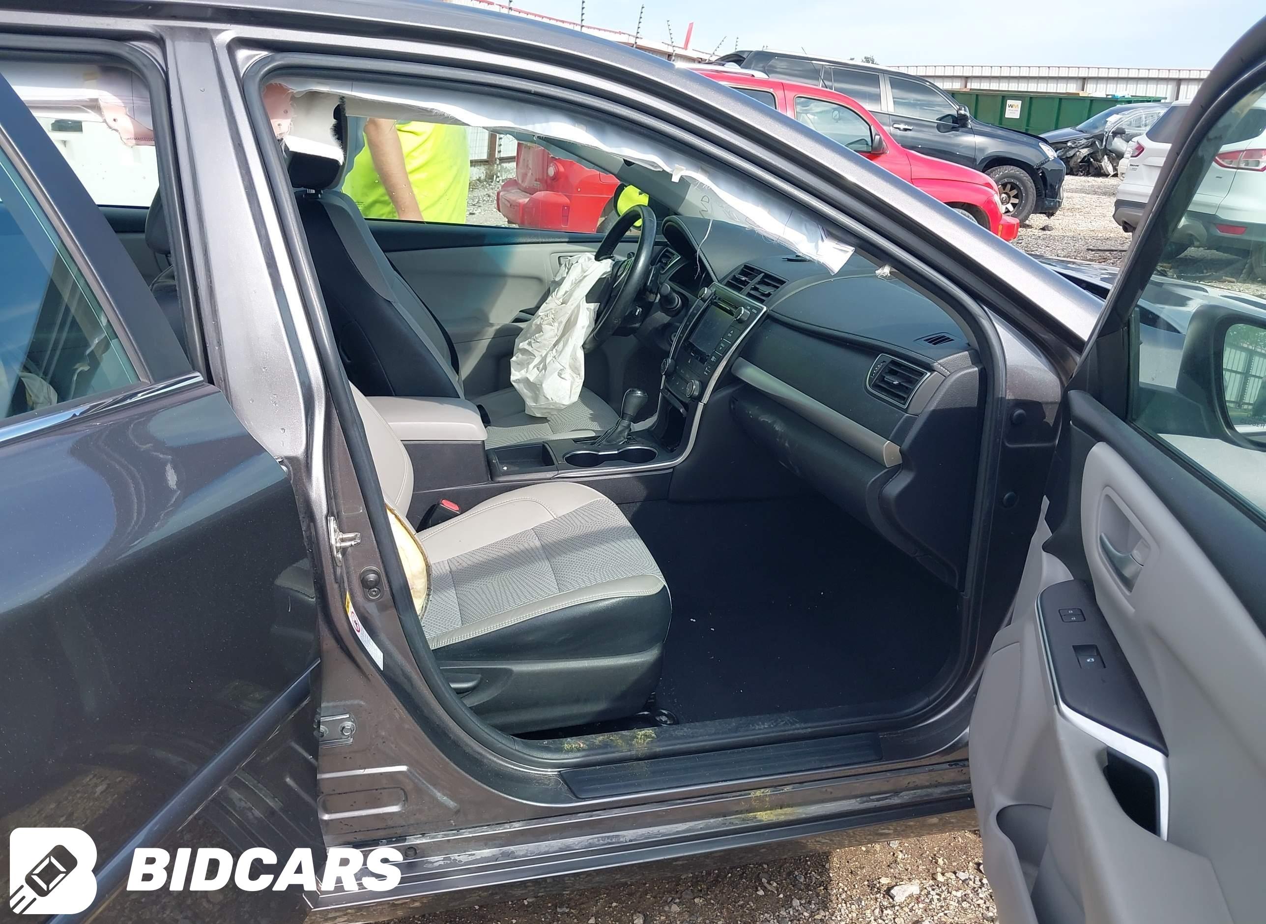 2016 Toyota Camry, SE