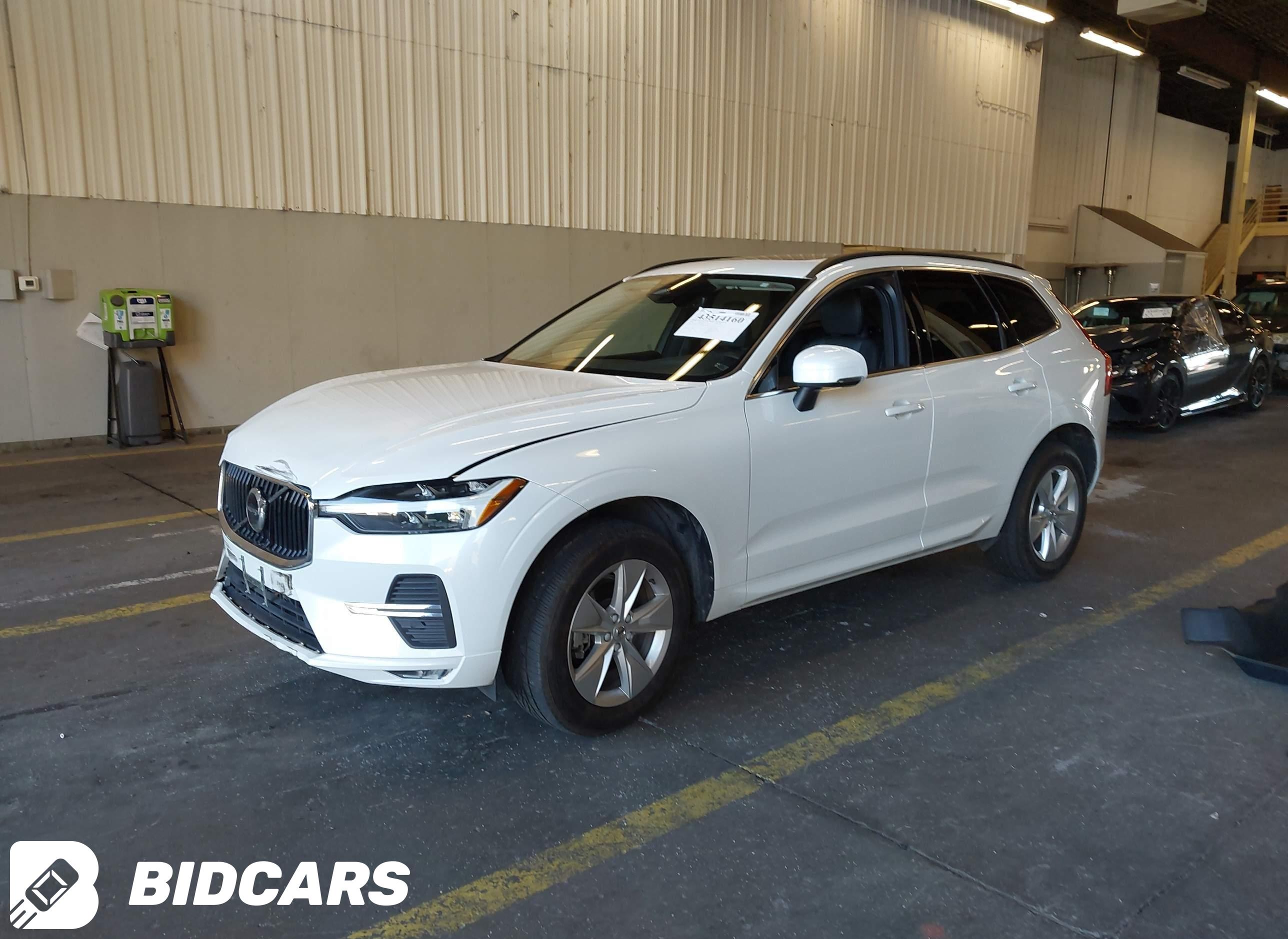 2022 Volvo XC60, B5 Momentum