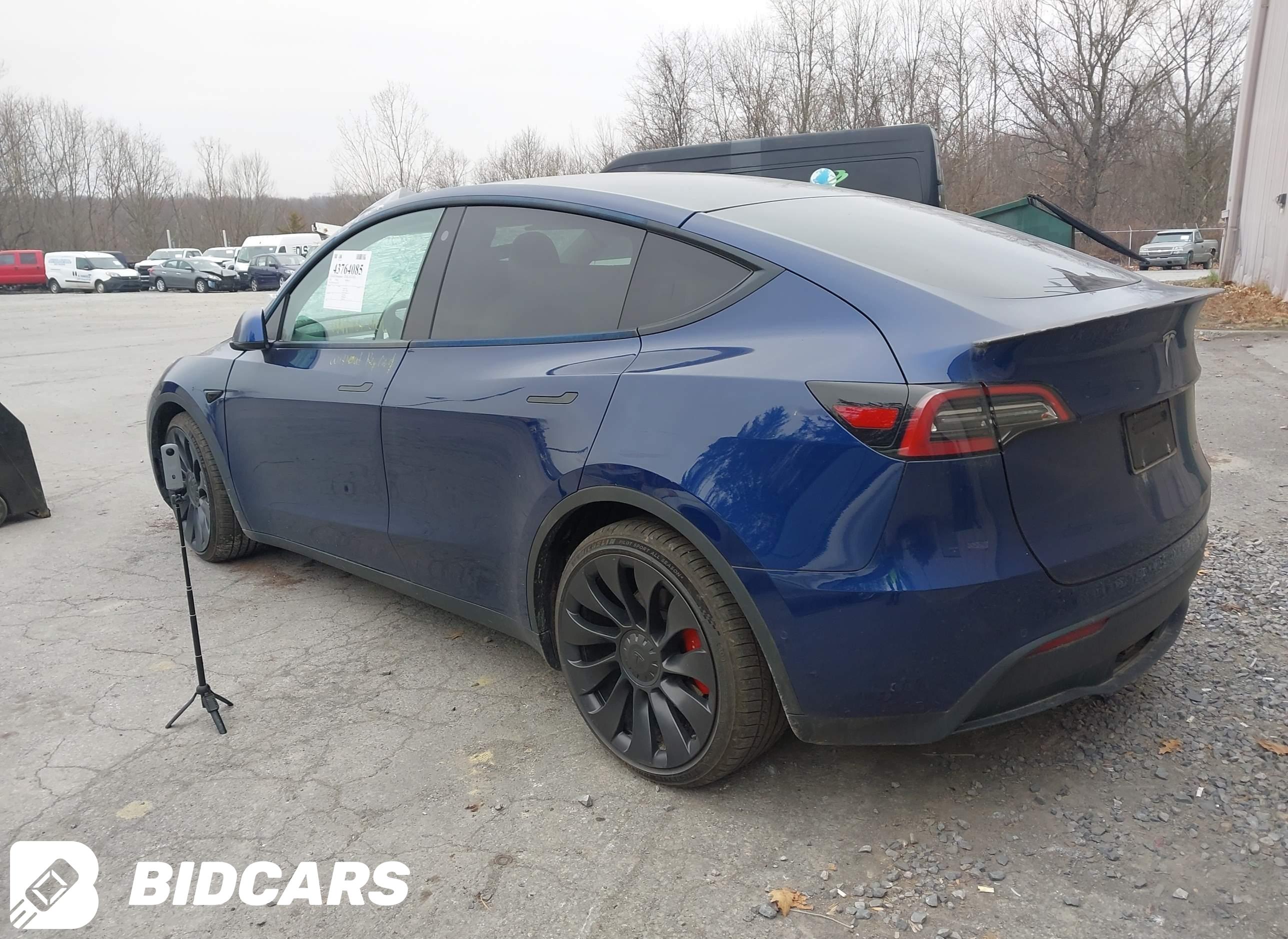 2022 Tesla Model Y, Performan...