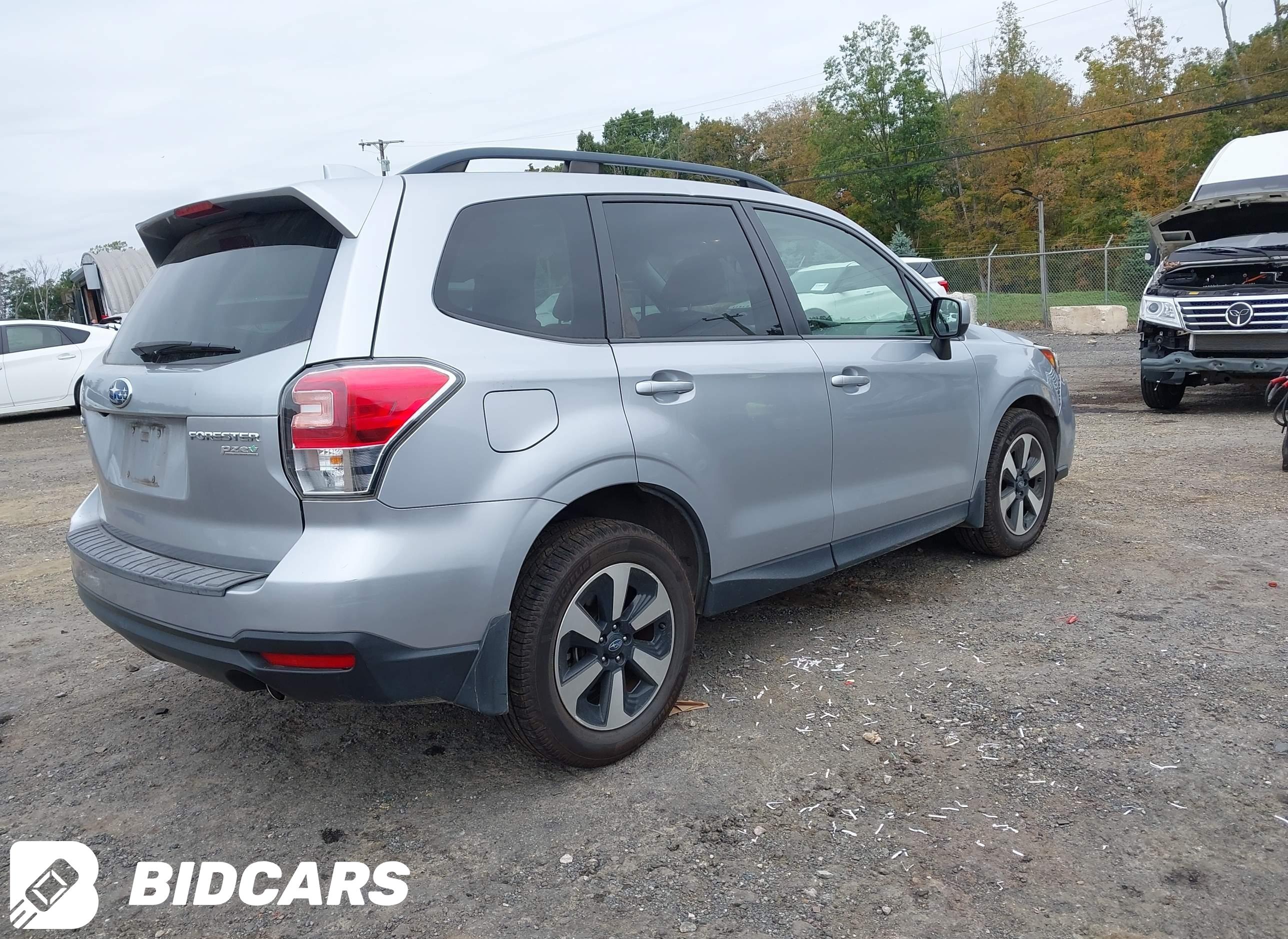 2017 Subaru Forester, 2.5I Pr...