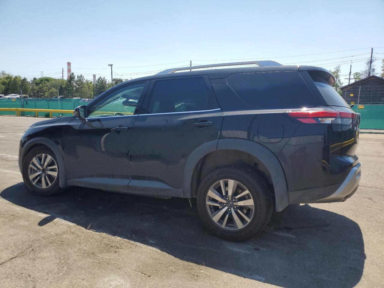 2022 Nissan Pathfinder, SL