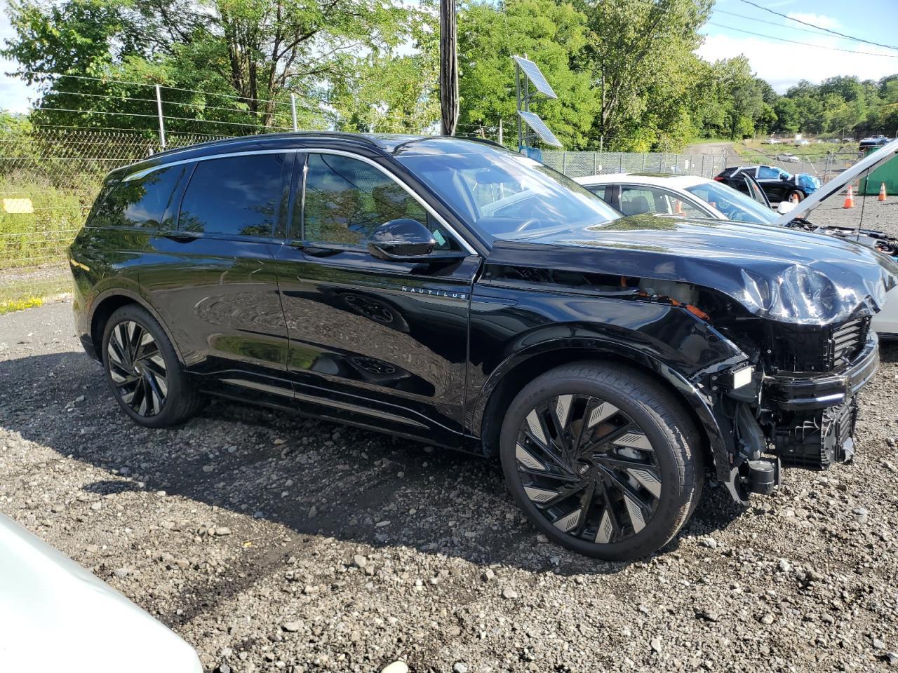2024 Lincoln Nautilus, Black...
