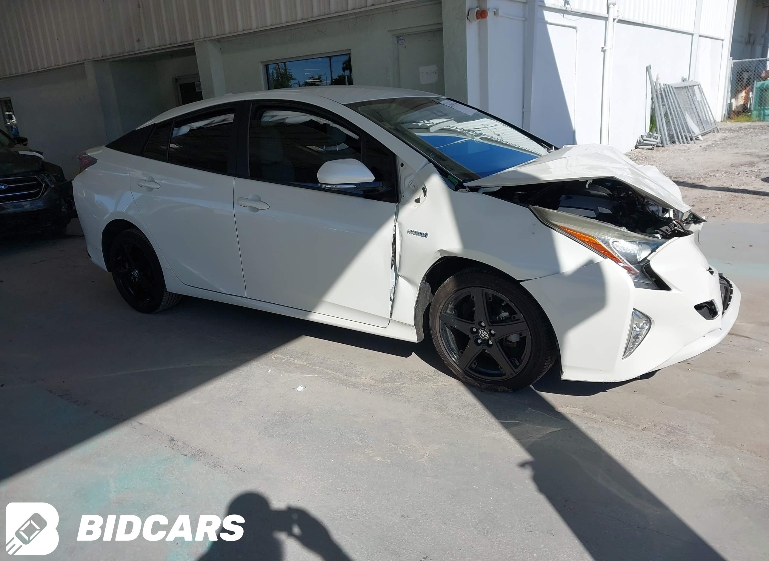 2016 Toyota Prius, Three Touring
