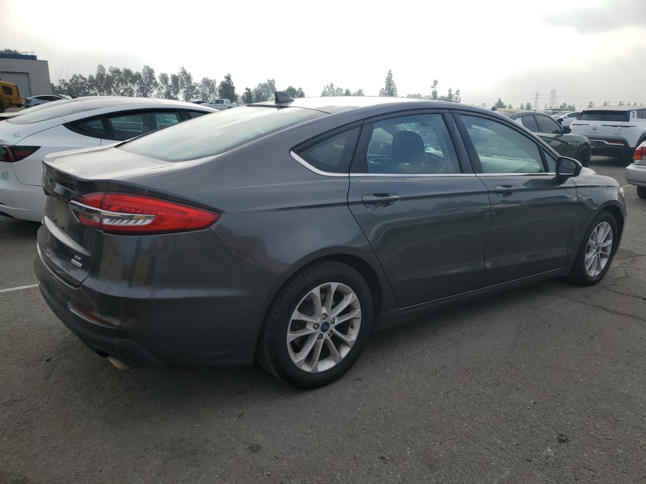 2020 Ford Fusion, SE