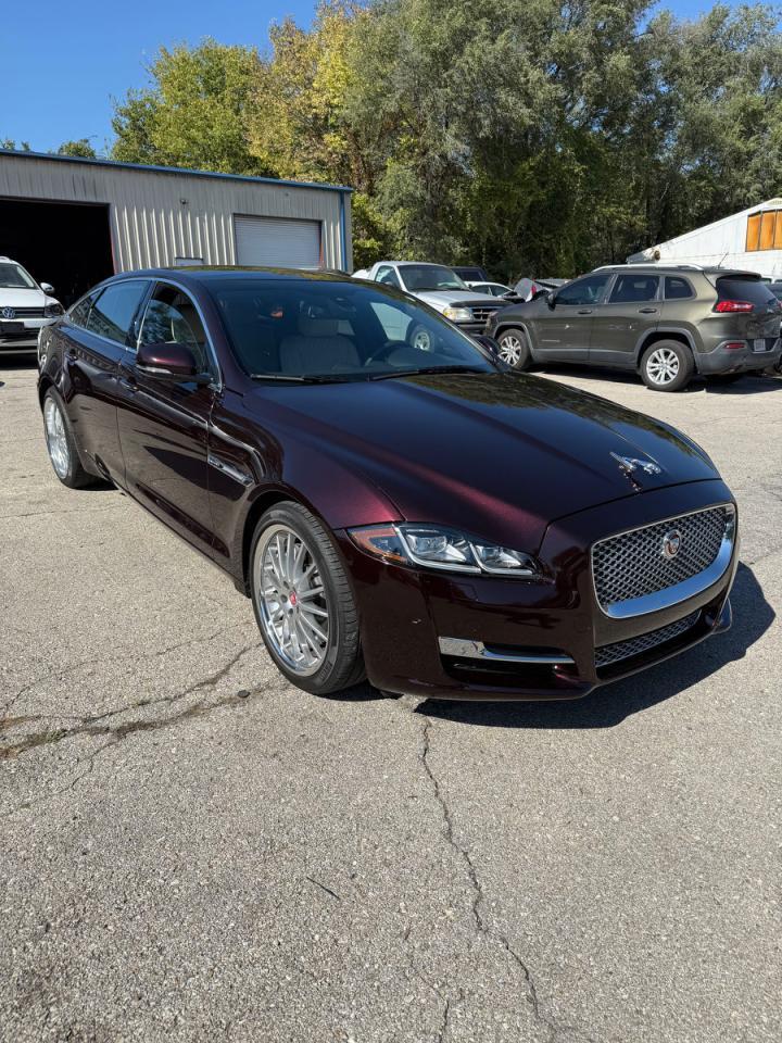 2016 Jaguar XJL, Portfolio