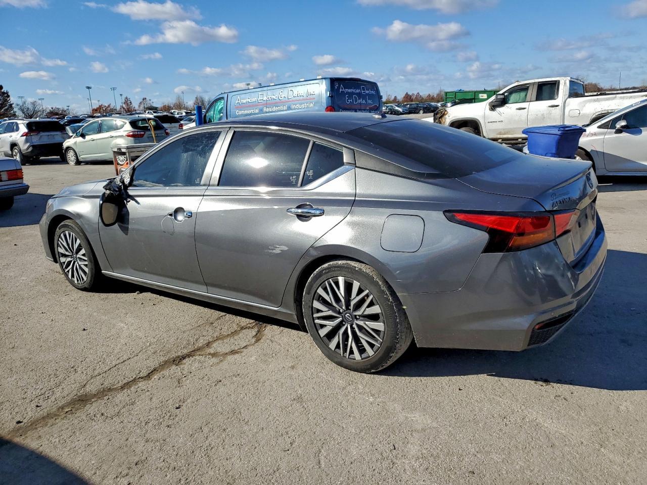 2023 Nissan Altima, SV