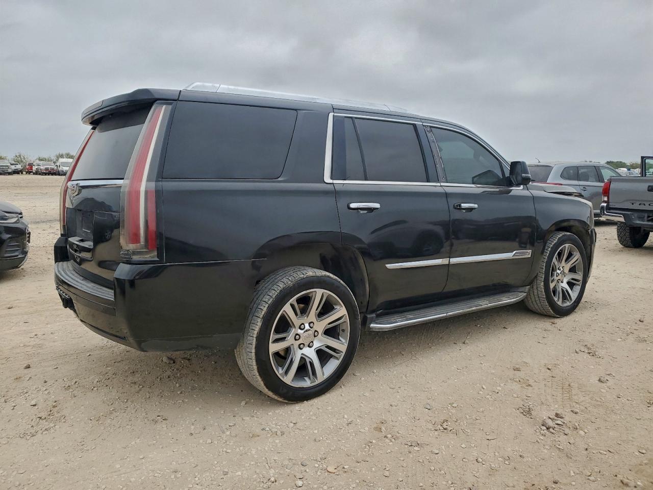 2016 Cadillac Escalade, Luxury