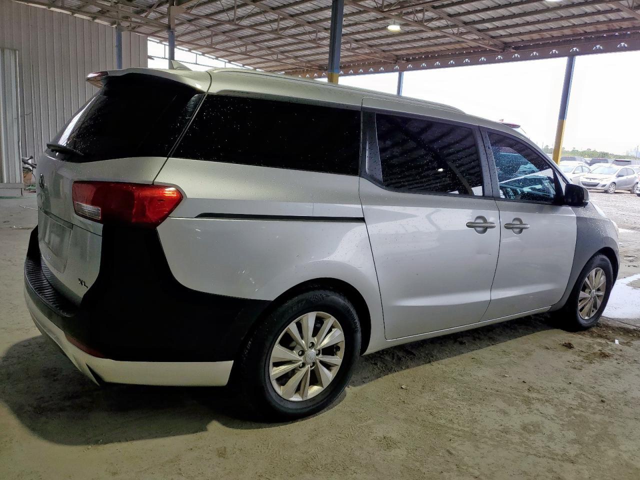 2016 KIA Sedona, LX