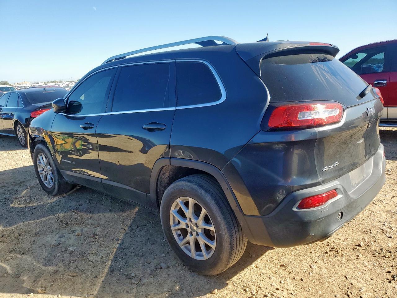 2016 Jeep Cherokee, Latitude