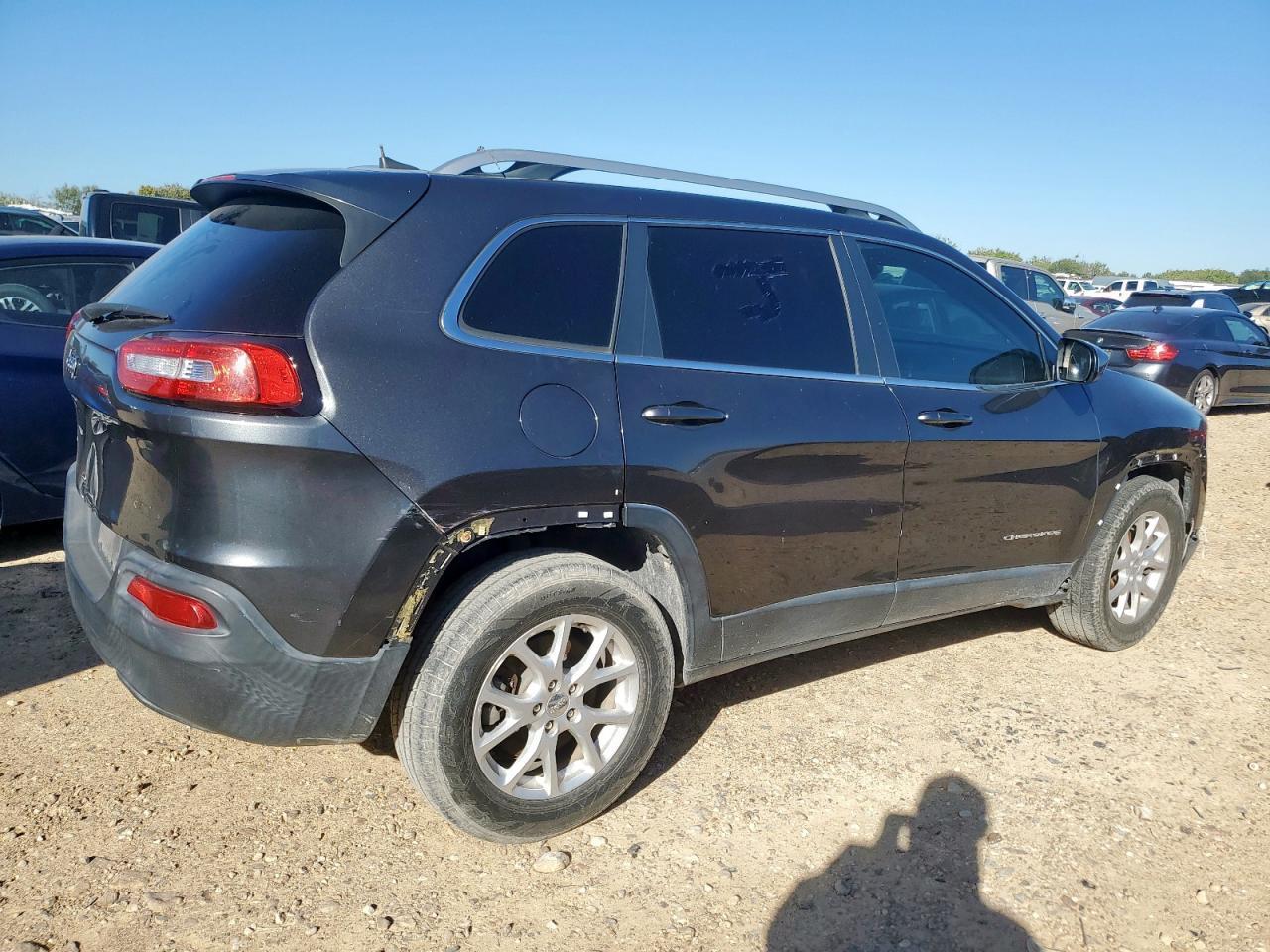2016 Jeep Cherokee, Latitude