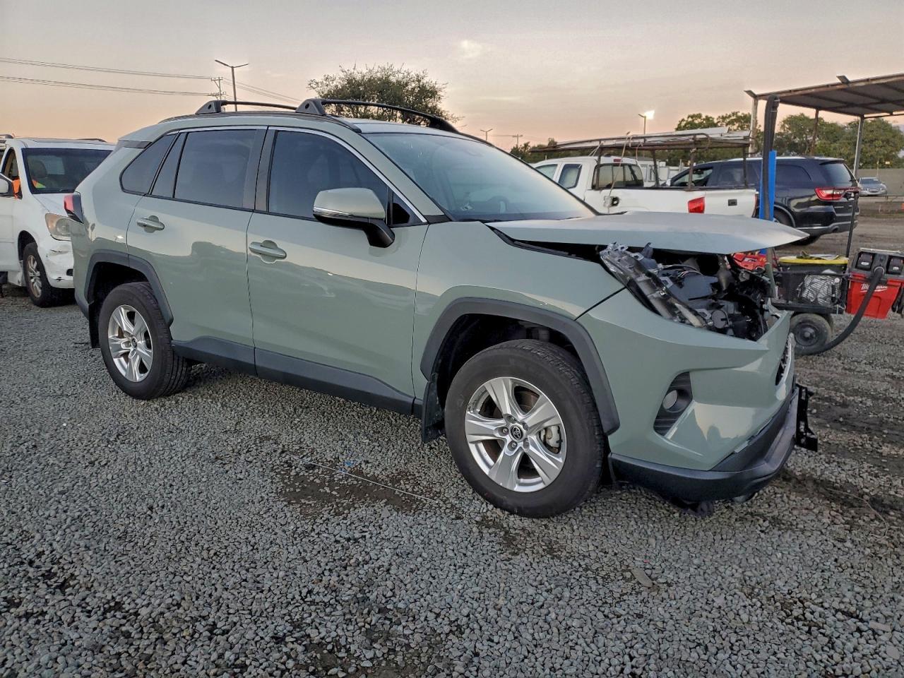 2021 Toyota RAV4, Xle