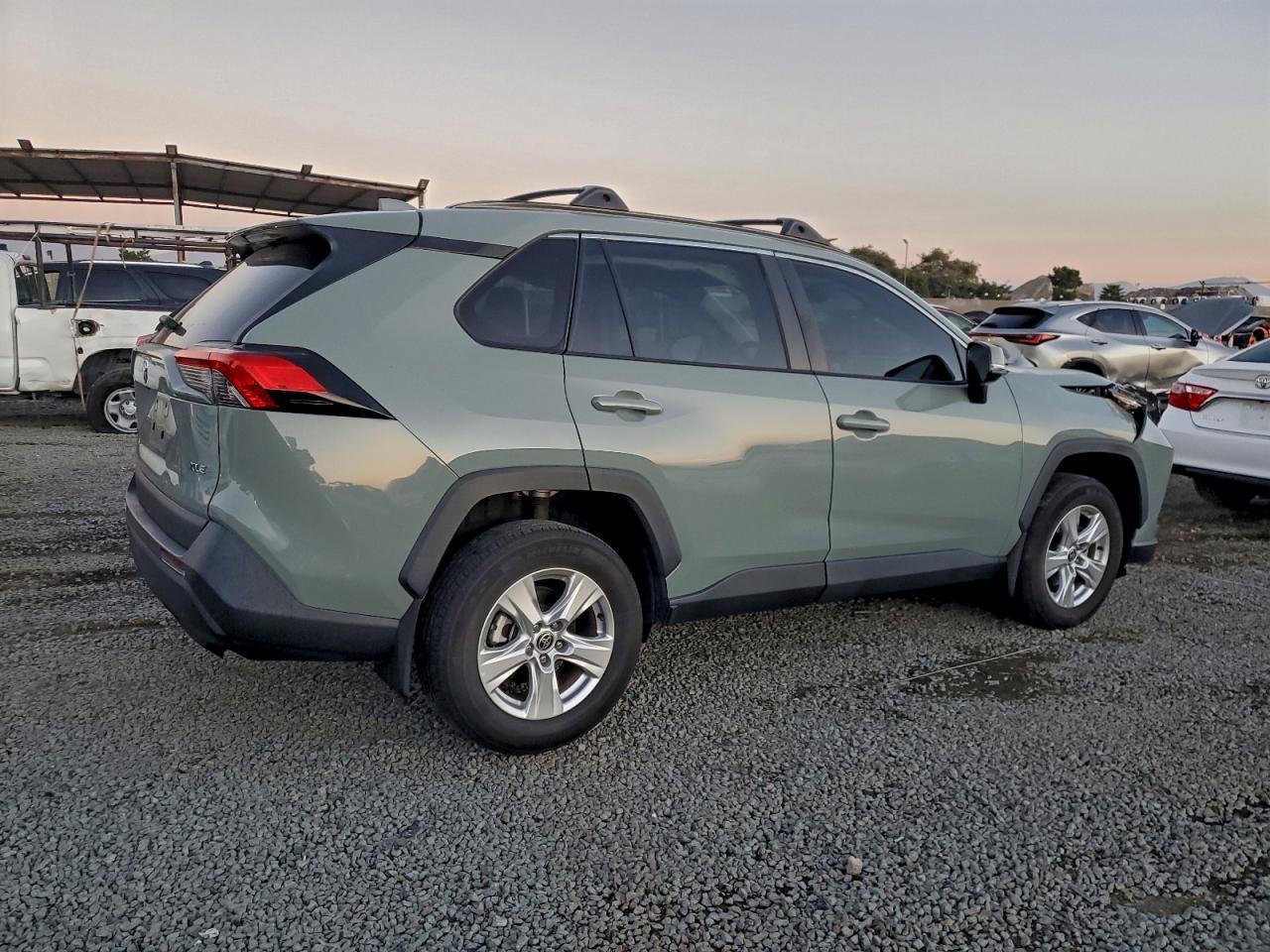 2021 Toyota RAV4, Xle