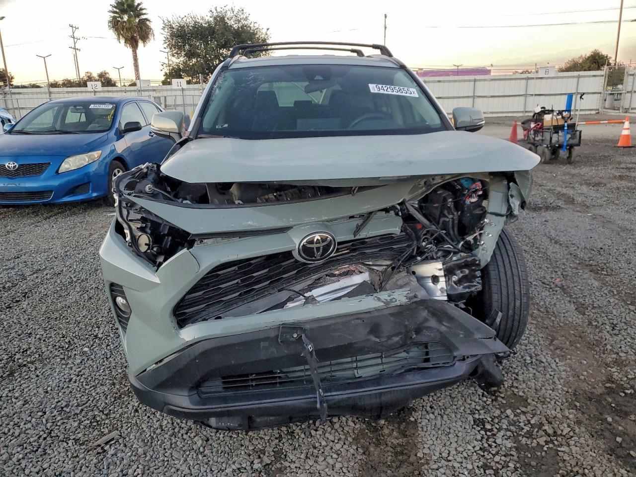 2021 Toyota RAV4, Xle