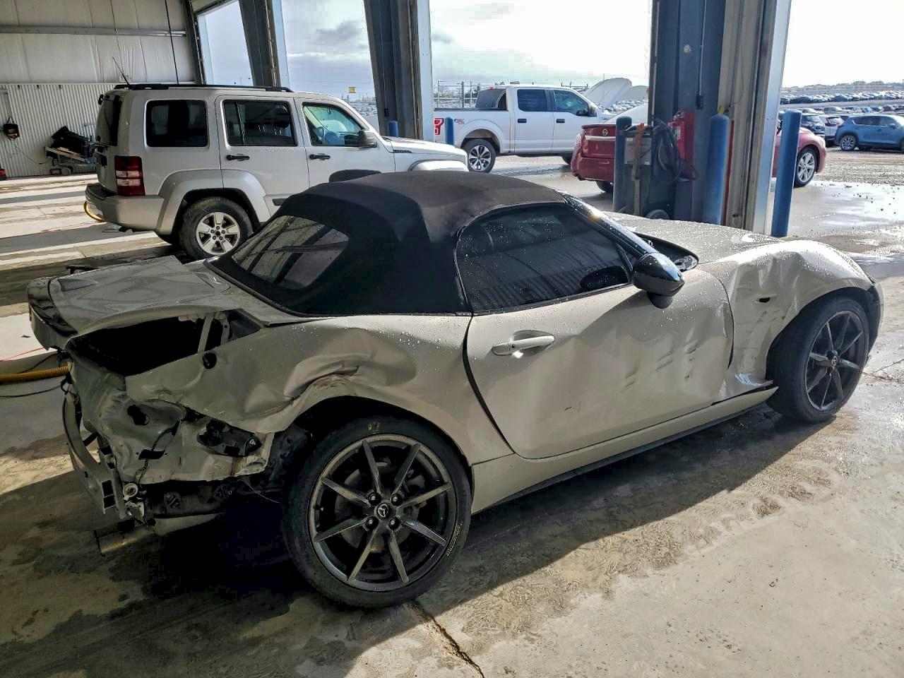 2016 Mazda MX-5, Club