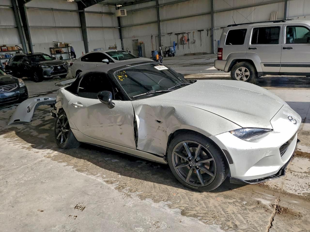 2016 Mazda MX-5, Club