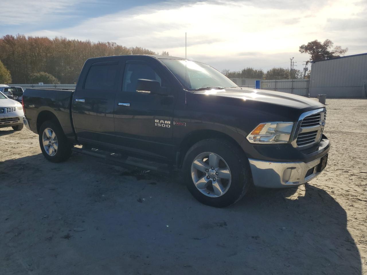 2015 RAM 1500, Slt