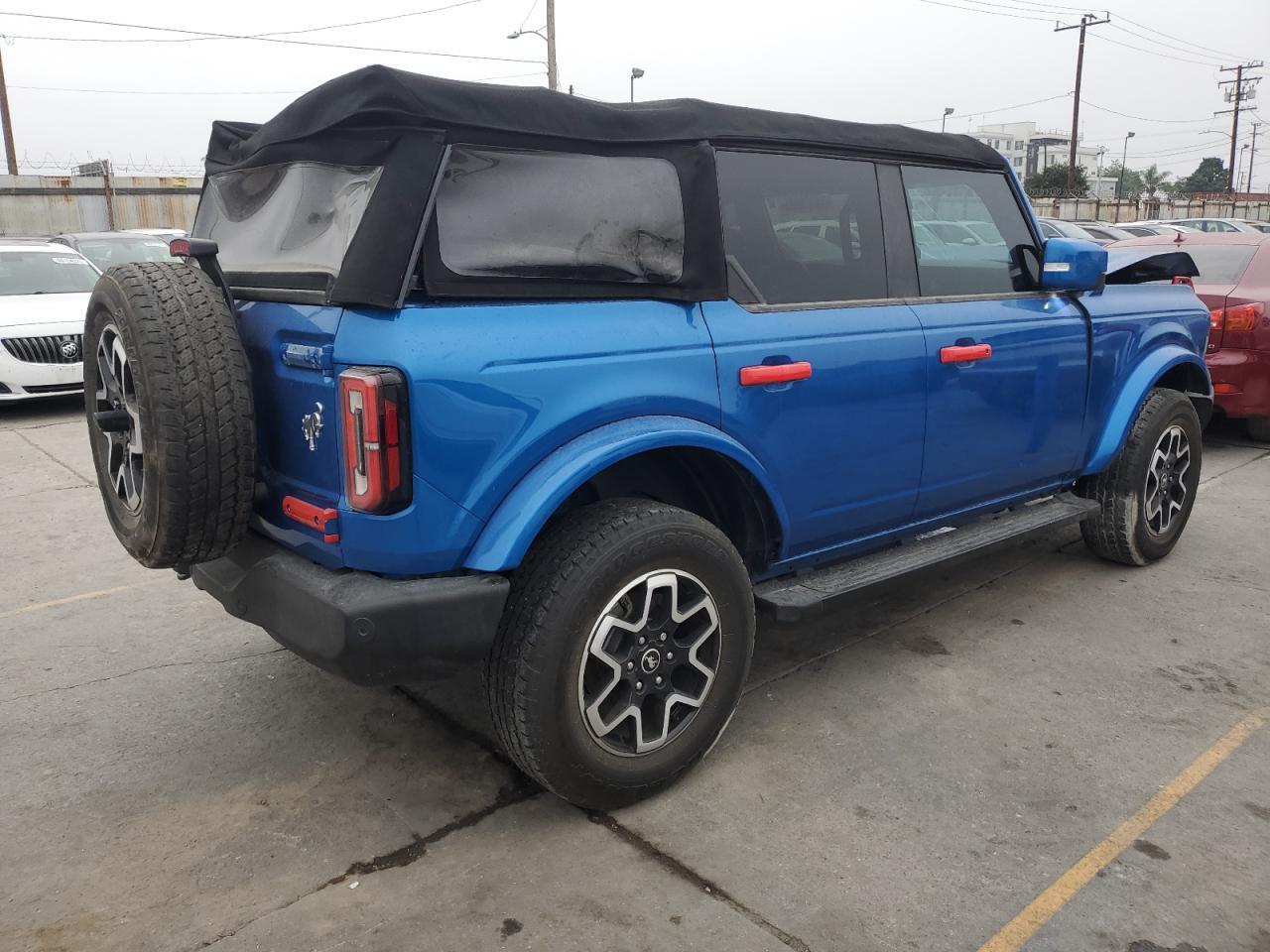 2022 Ford Bronco, Base