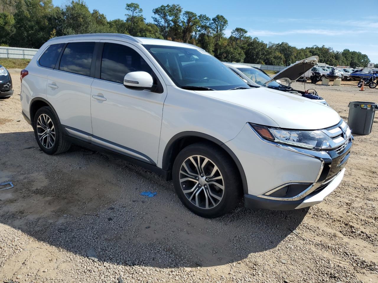 2017 Mitsubishi Outlander, SE