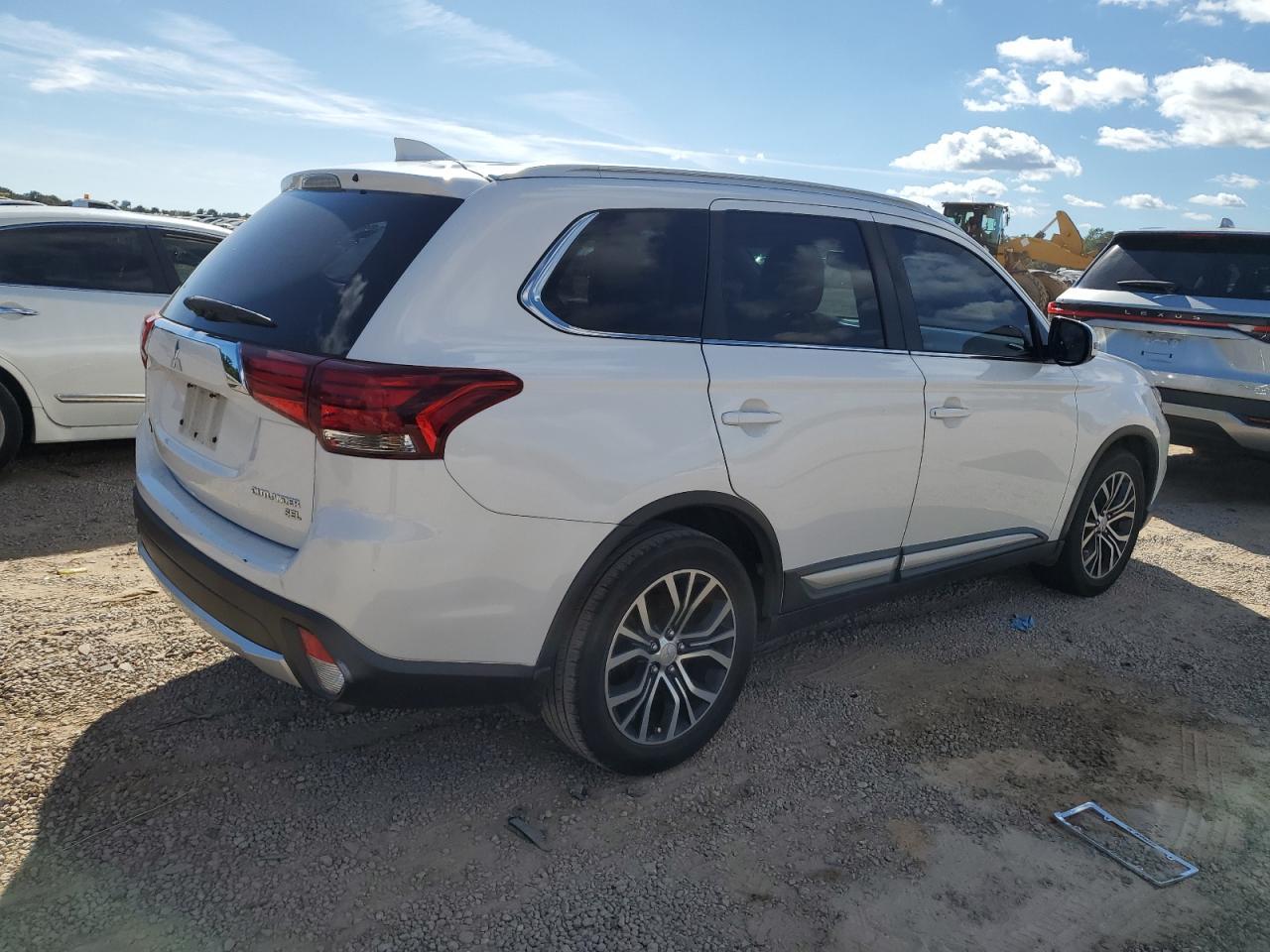 2017 Mitsubishi Outlander, SE