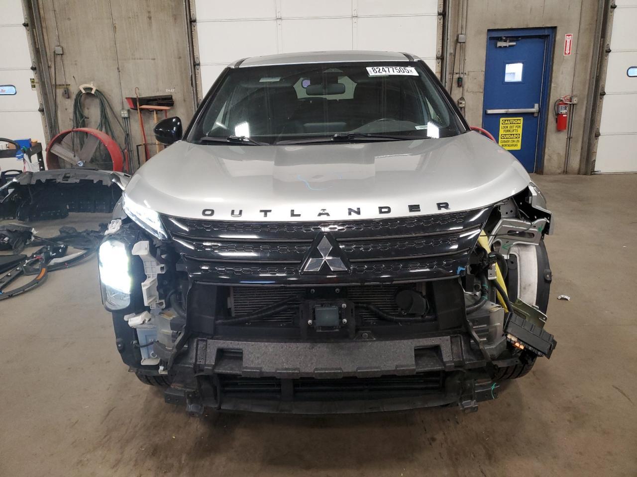 2022 Mitsubishi Outlander, SE