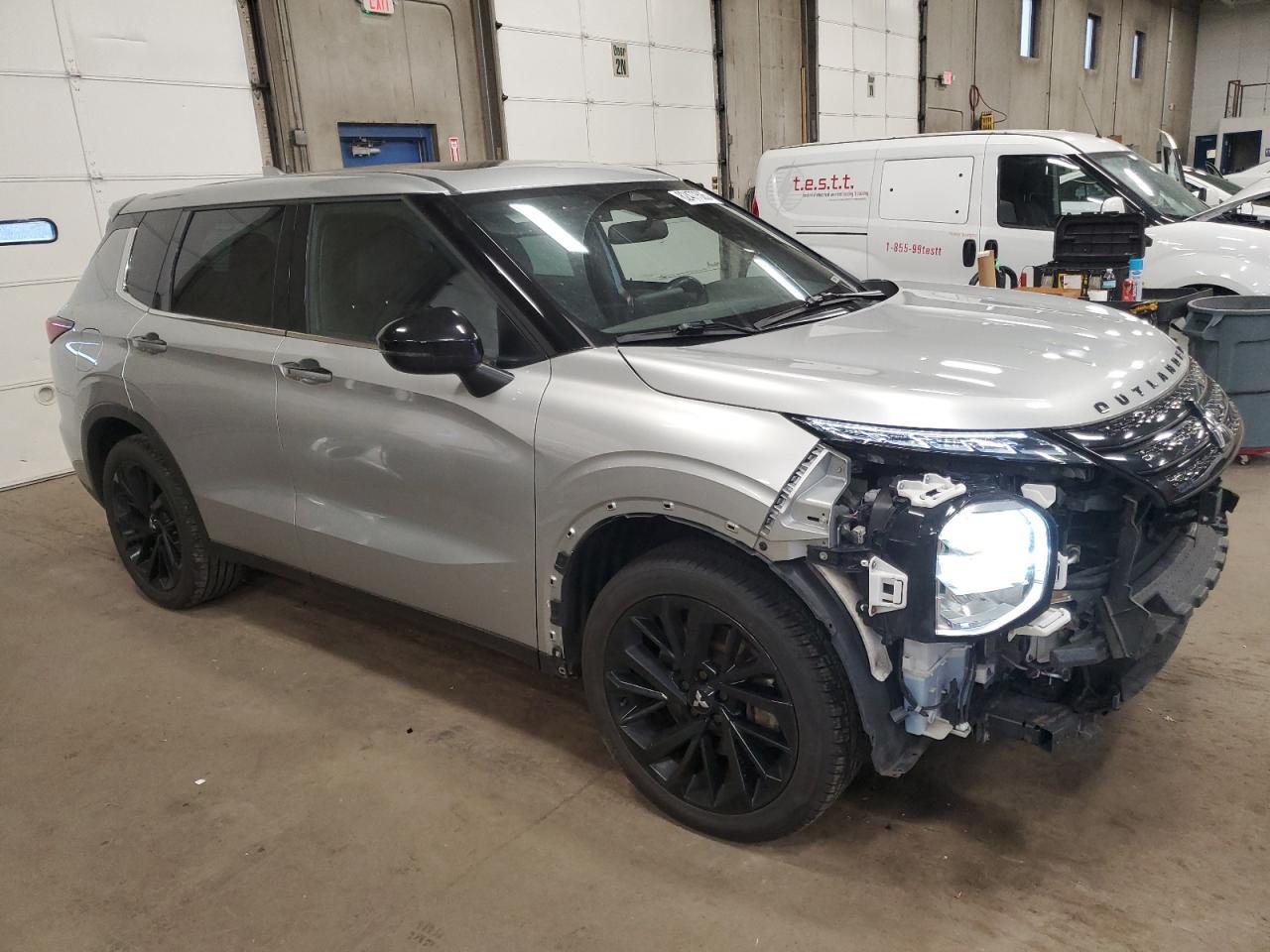 2022 Mitsubishi Outlander, SE