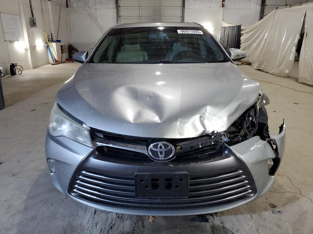 2016 Toyota Camry, LE