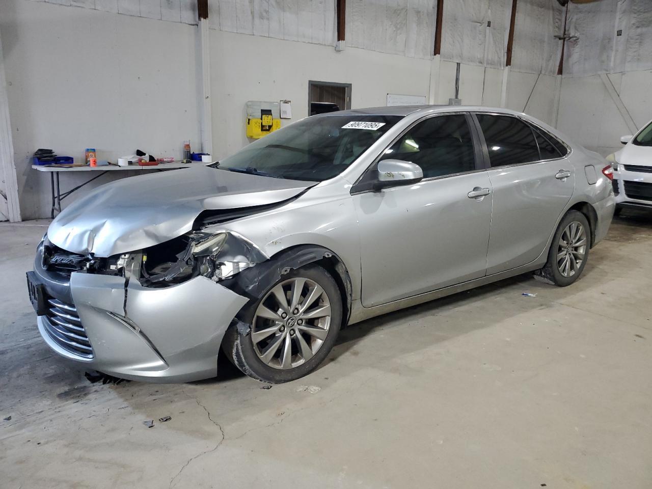 2016 Toyota Camry, LE