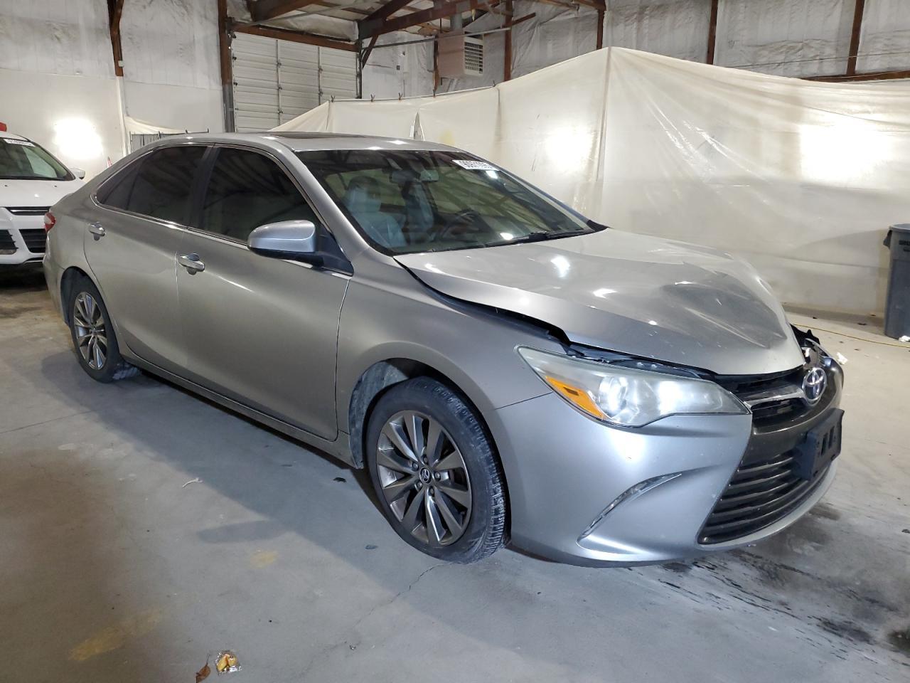 2016 Toyota Camry, LE