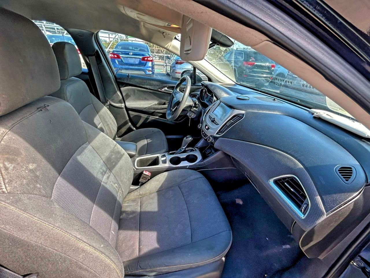 2018 Chevrolet Cruze, LS