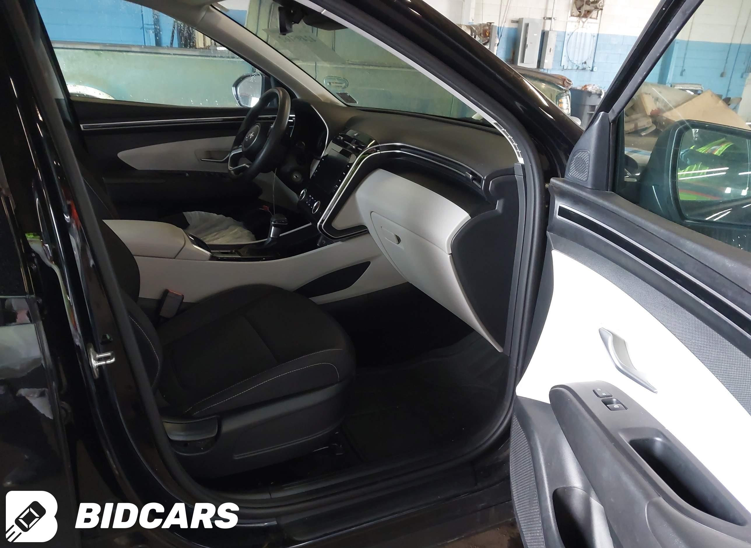 2023 Hyundai Tucson, SE