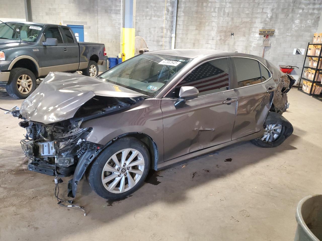 2022 Toyota Camry, LE