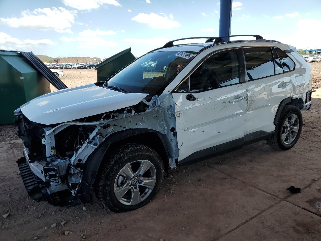 2024 Toyota RAV4, Xle