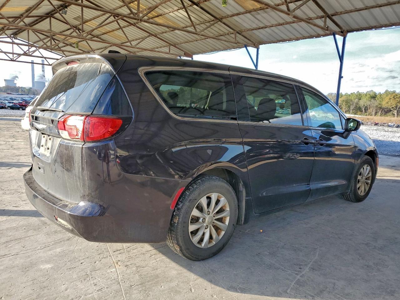 2017 Chrysler Pacifica, Touring